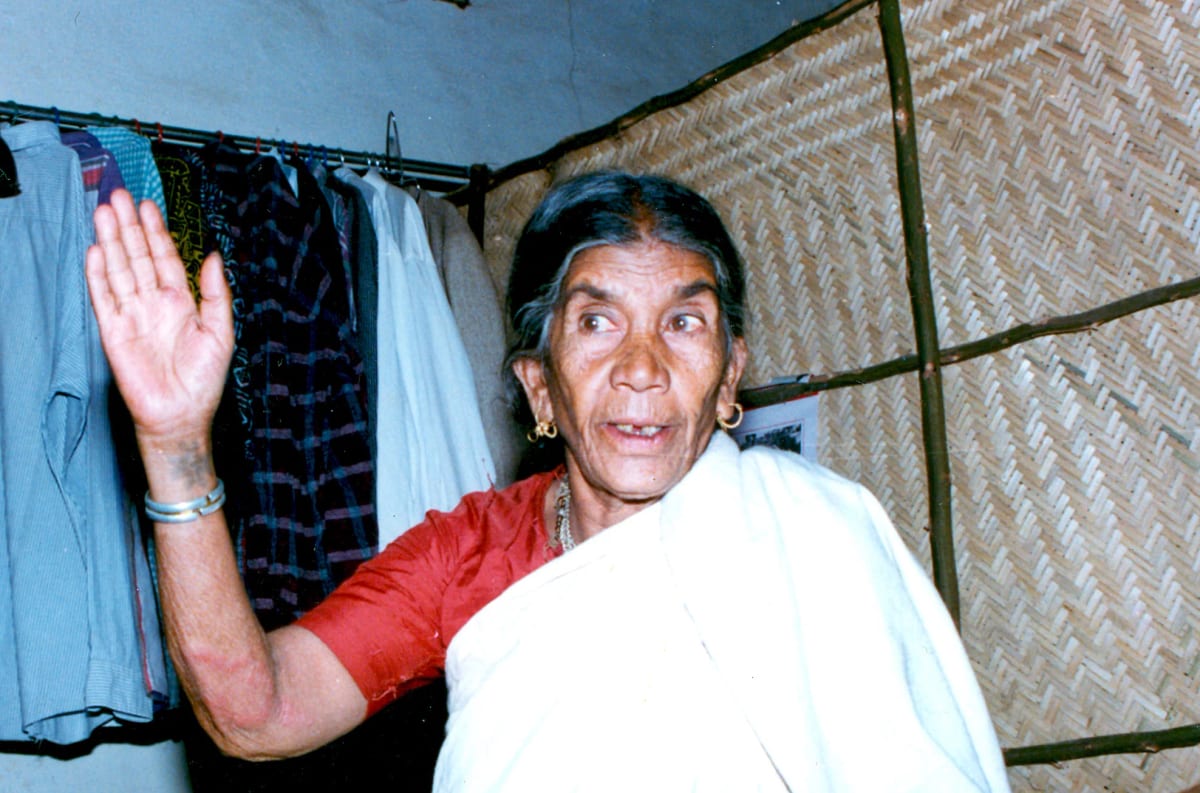 Kota woman V. Mathi sings mourning song (āṭḷ)